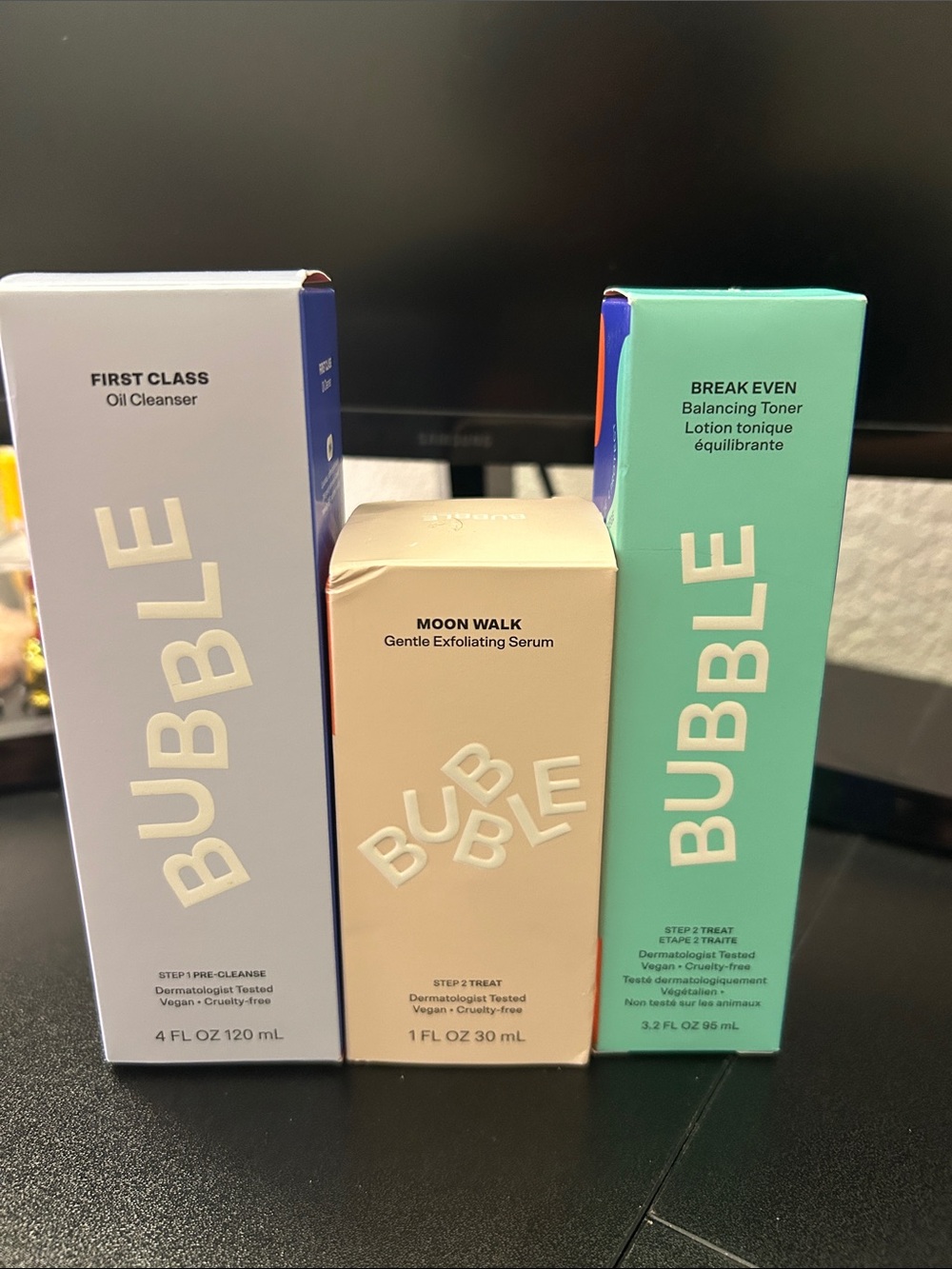 Bubble Skincare Set - oil cleanser, exfoliating serum and toner - Picture 2 of 2